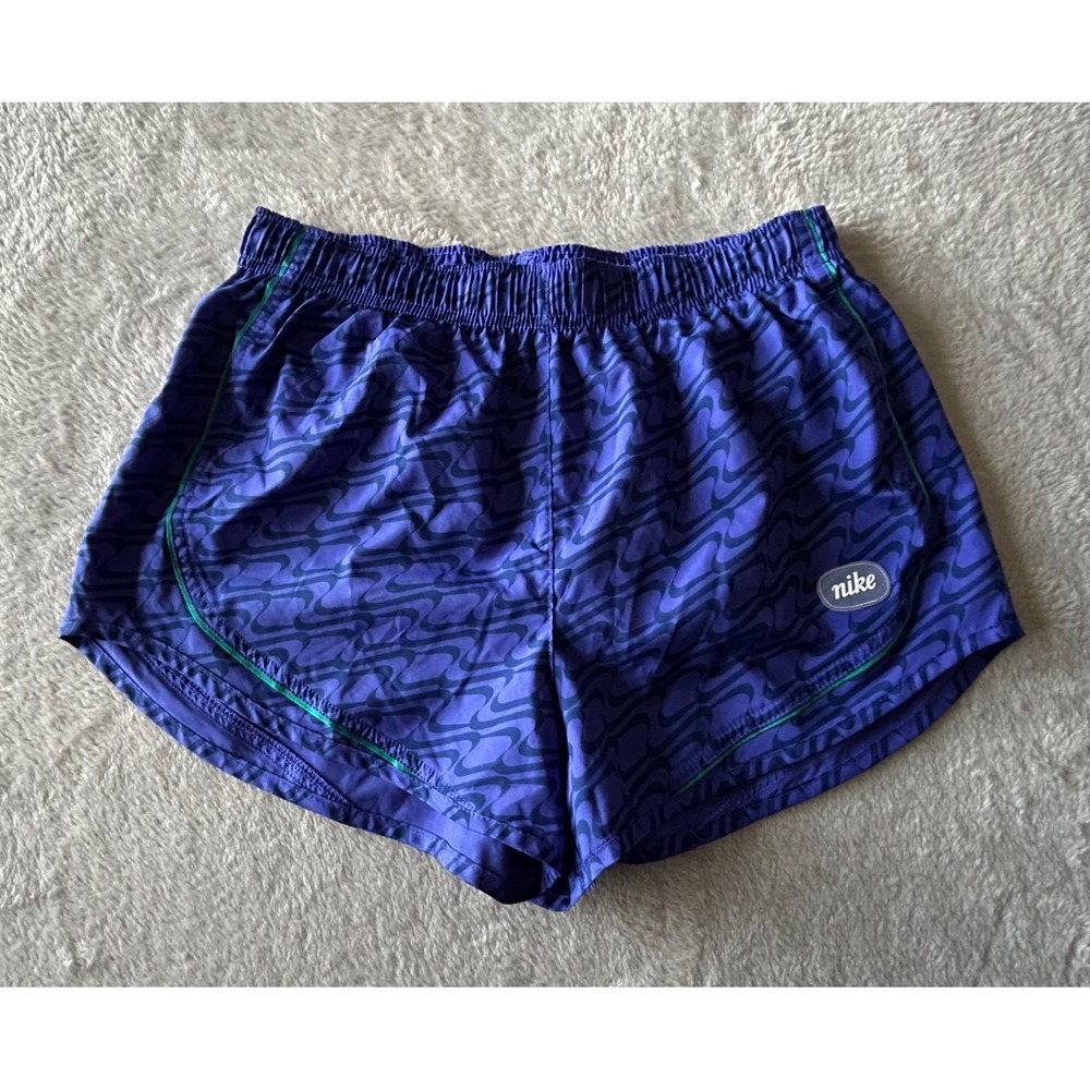 Nike Dri-FIT Purple Wavy Swoosh Running Shorts Womens Medium M DQ6358-430 Gym